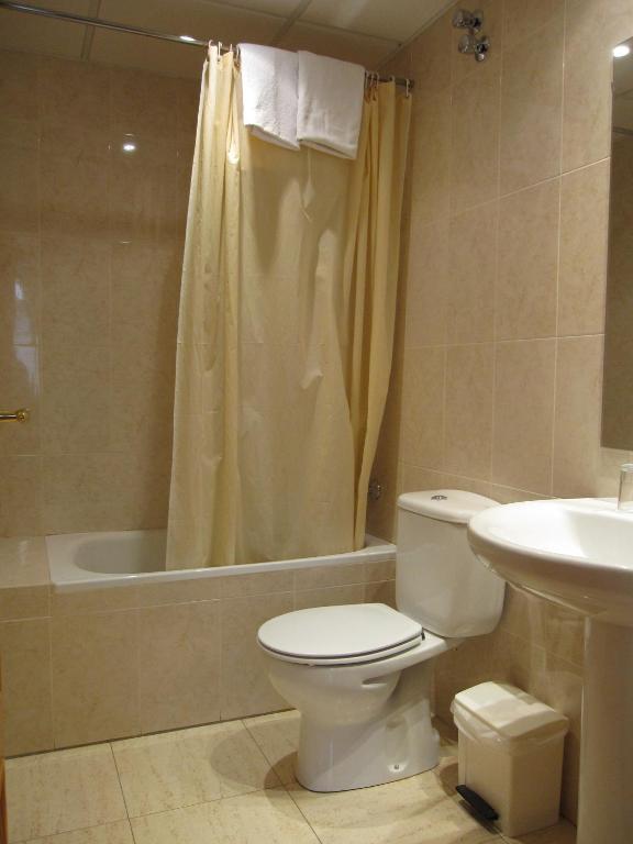 Fonda Agusti Hotel Esterri D'Aneu Room photo